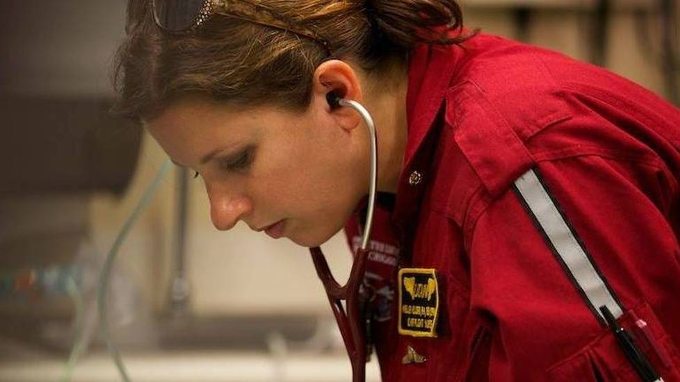 How to Become a Flight Nurse